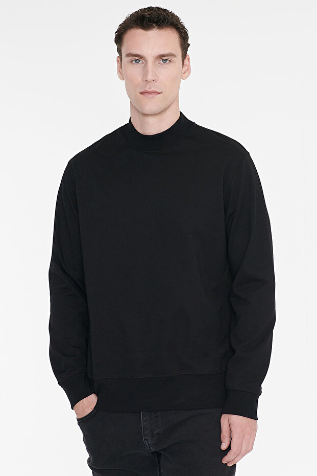 Men's Black Cotton Standard Fit Regular Cut Half Turtleneck Sweatshirt