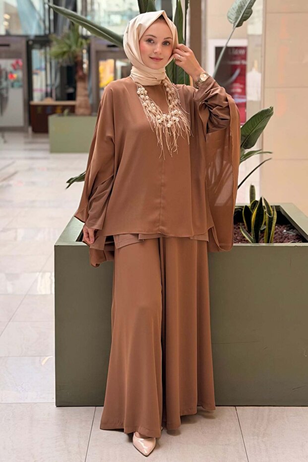 Accessory Necklace and Undershirt Chiffon Tunic Trouser Set