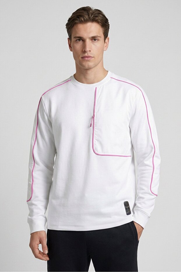Men Sportswear Fit Long Sleeve Outdoor Sweatshirt, White