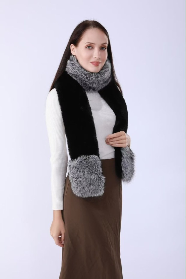 Fur Detailed Scarf