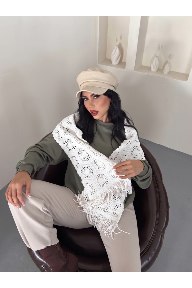 Women's Bohemian Hand-Knitted Motif Tassel Scarf