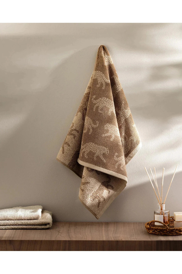 Leopard Yarn-Dyed 100% Cotton Face Towel