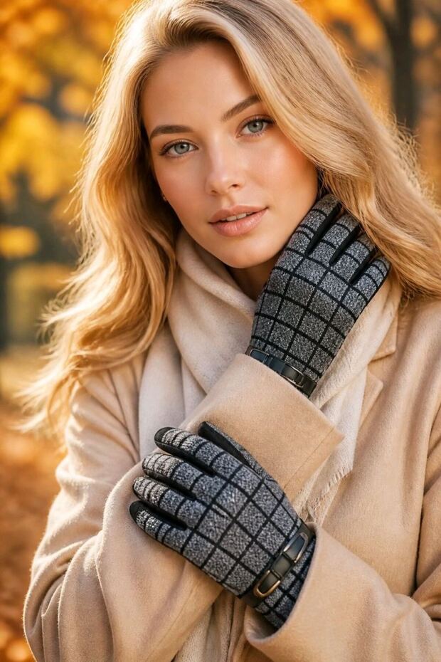 Purple Color Glamorous Luxury Figured Gloves