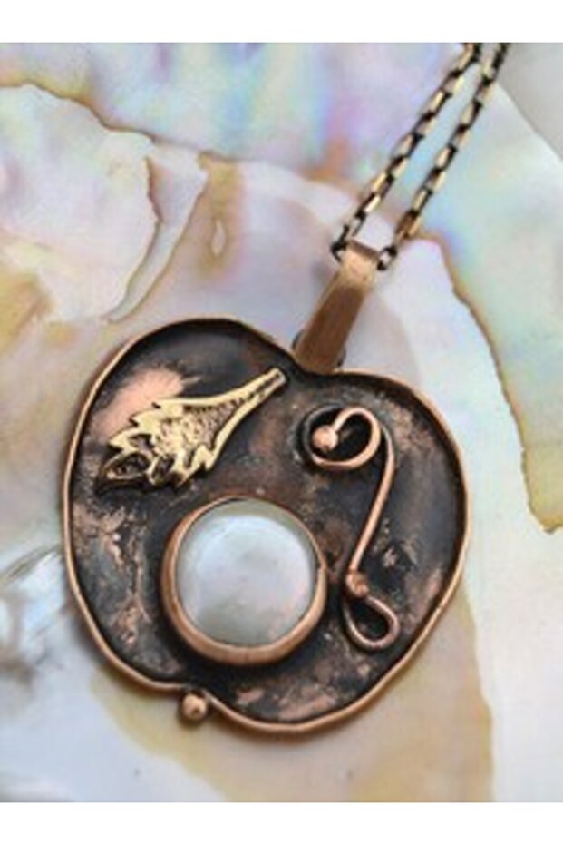 Handmade Necklace with Real Pearl and Apple Figure - Copper Color -