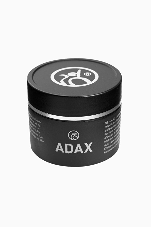 Lederbalsam Leather Care Balm, a Protective and Nourishing Product with Mineral Oil Content