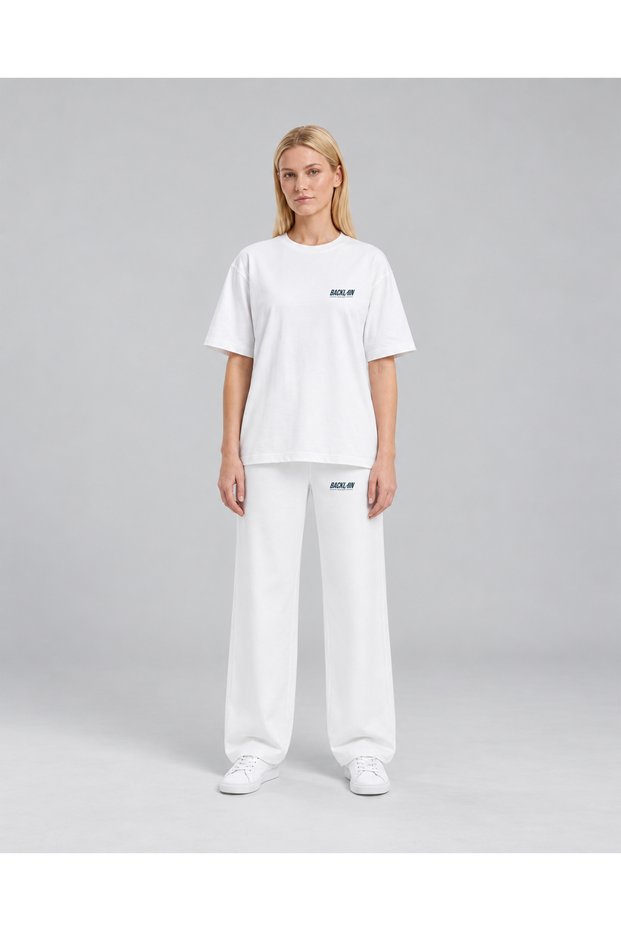 Women's Two Thread 2 Piece Set Oversize Crew Neck T-Shirt and Relaxed Cut Pants