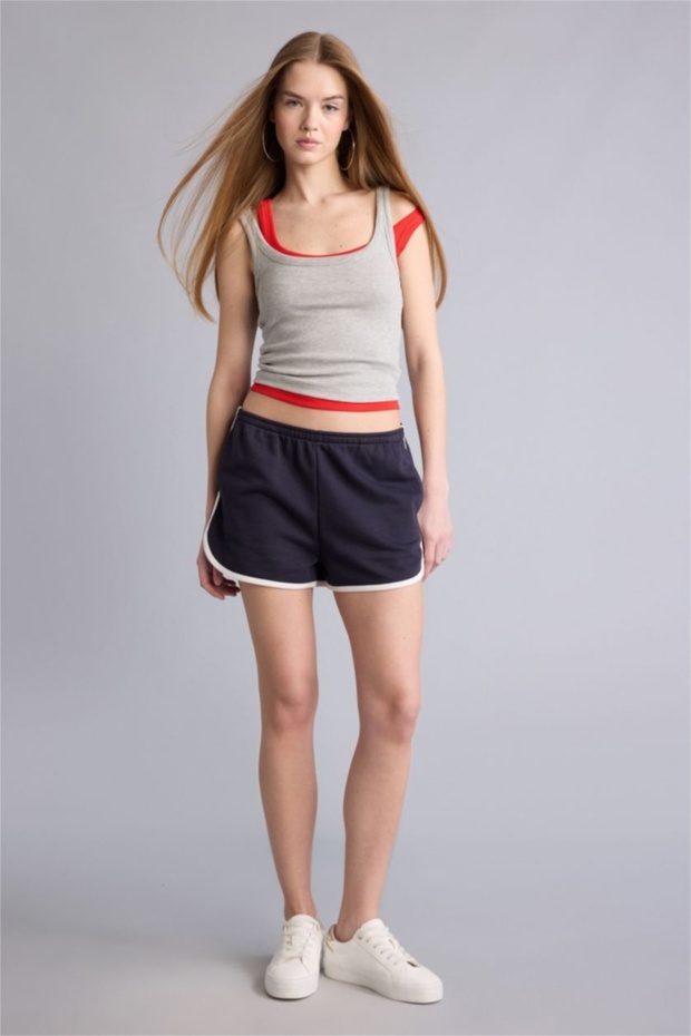 White Elastic Waist Mini Shorts with Piping Detail G8017Ax26Hs