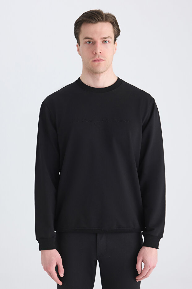 Relaxed Fit Black Plain Sweatshirt