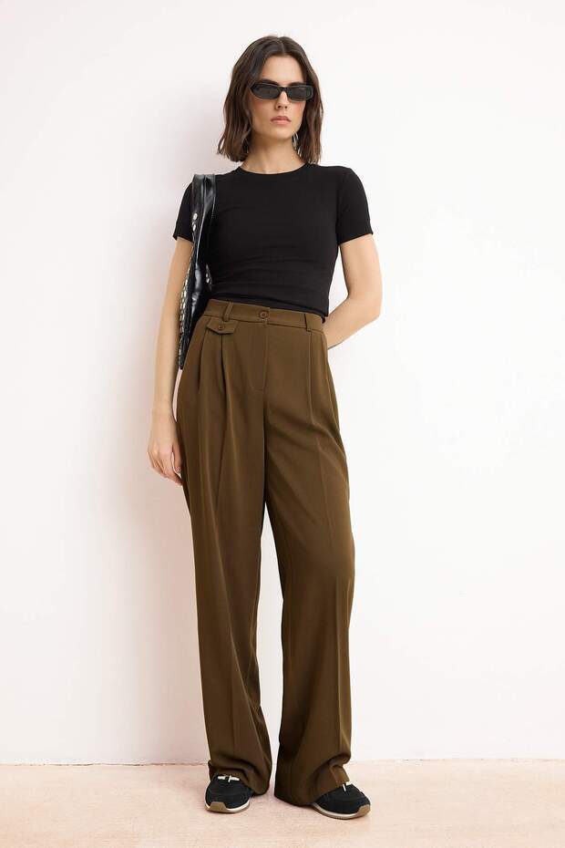 Haki Özel Koleksiyon Dökümlü Wide Leg/Geniş Paça Kumaş Pantolon TWOSS26PL00054