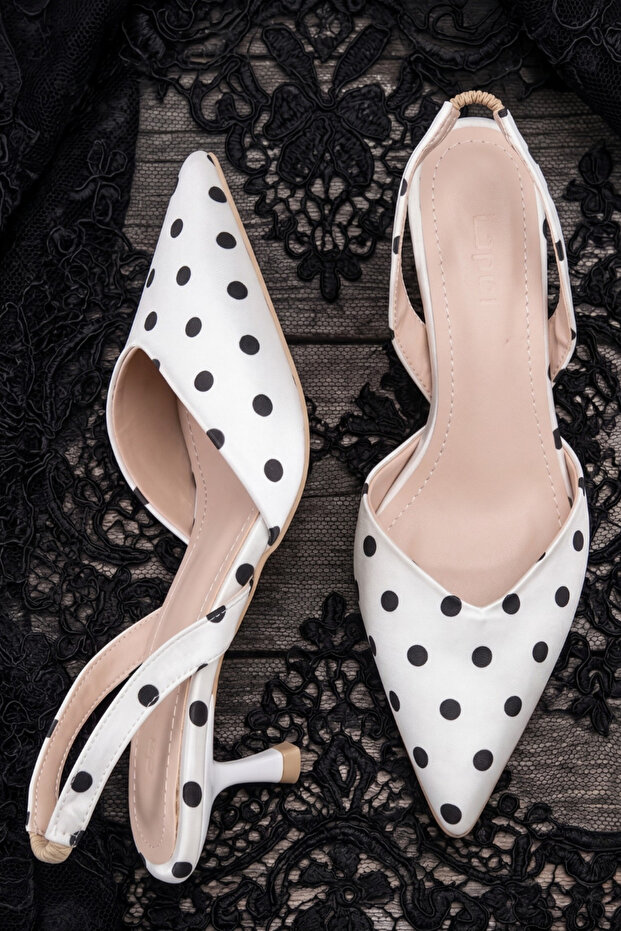 Esmerelda Pointed Toe Women's Shoes with Back Strap and Medium Heel
