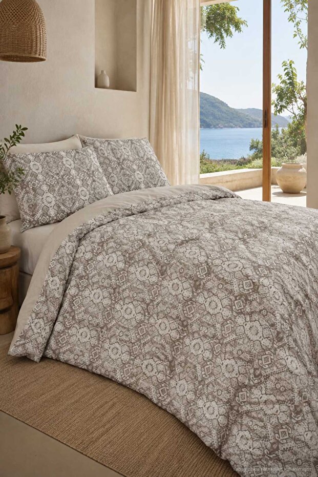 طقم غطاء لحاف مزدوج مقاس 150x200 من Easy Iron (غطاء لحاف مطاطي وغطاء وسادة) منقوش باللون البيج