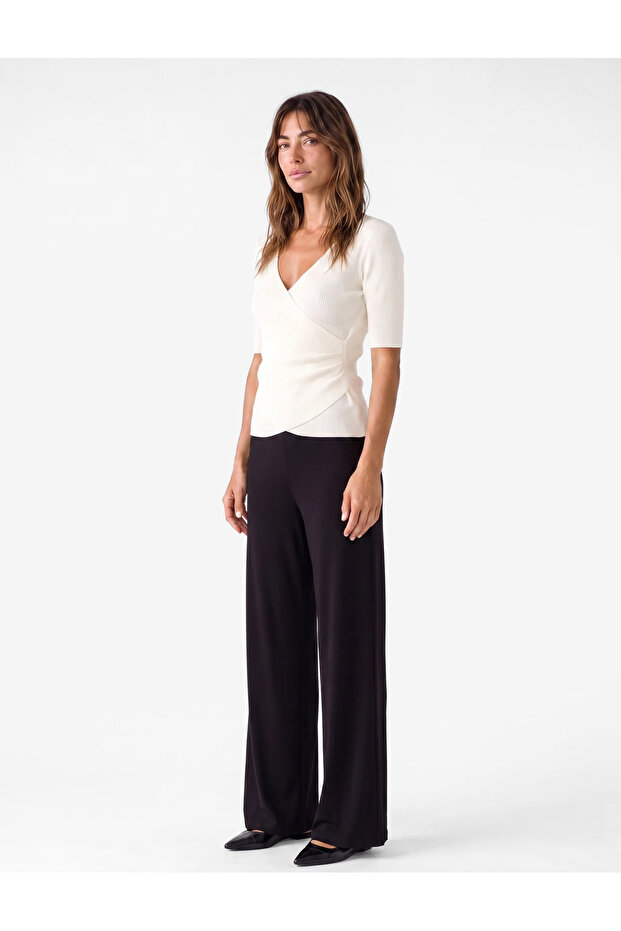 Drapeli Slit Detailed Short Sleeve V-Neck Knitwear Sweater