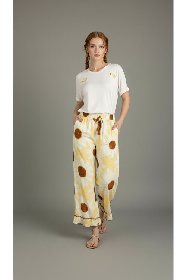 Combed Cotton Double Set Floral Printed Ecru T-Shirt Daisy Patterned Yellow Ruffle Hem Pants