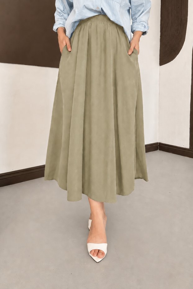 Women's Elastic Waist Pocketed Tencel Fabric Long Flared Skirt