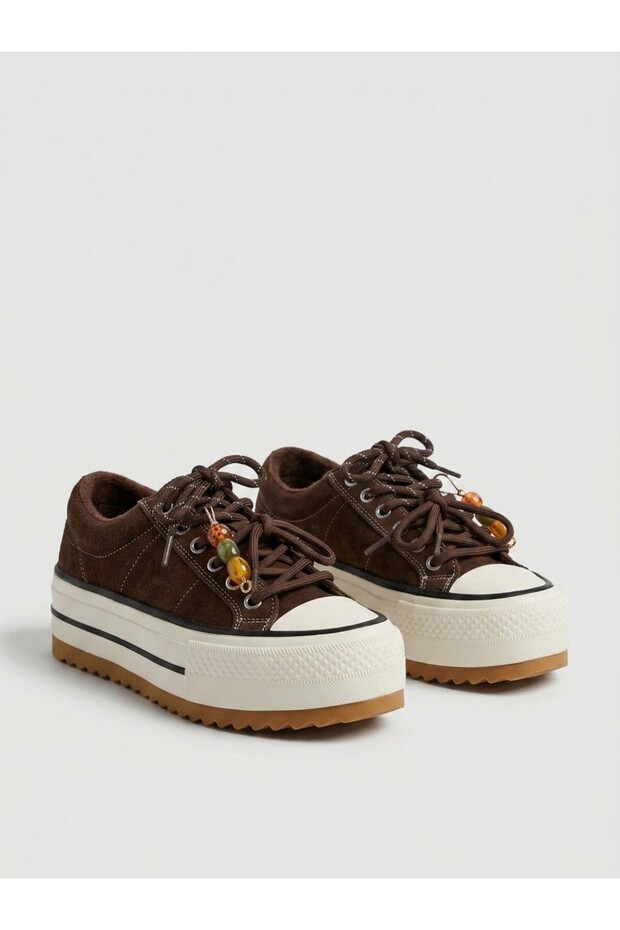 26K366-1 Genuine Leather Accessory-Detail Platform Sole Fleece Sneaker for Women