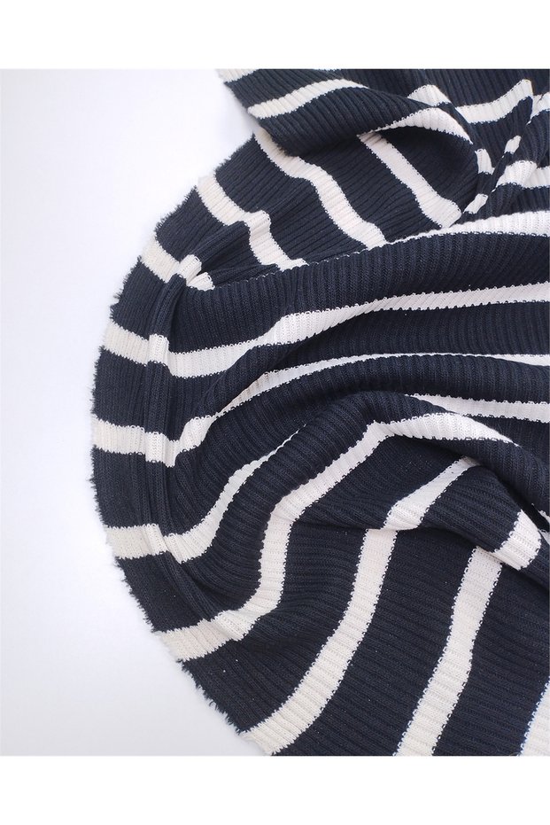 Black and White Colored Body-Fitting, Flexible Knitted Fabric for Cardigans & Sweaters 120X120Cm