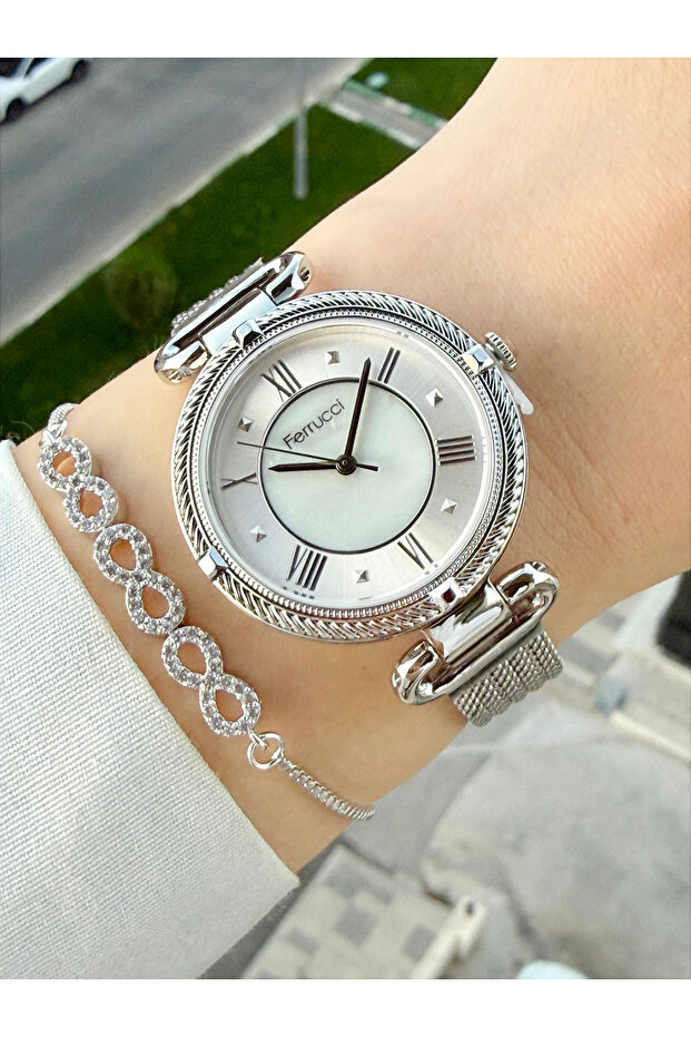 Waterproof 2-Year Warranty Women's Wristwatch