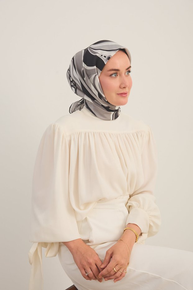 Twill Silk Scarf Retro Paisley Black