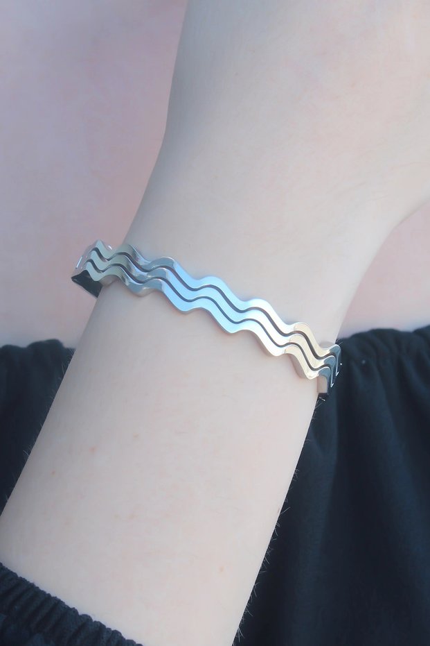 316L Anti-Tarnish Steel Silver Color Wave Model Handcuff Women's Bracelet Tj-Bb4636