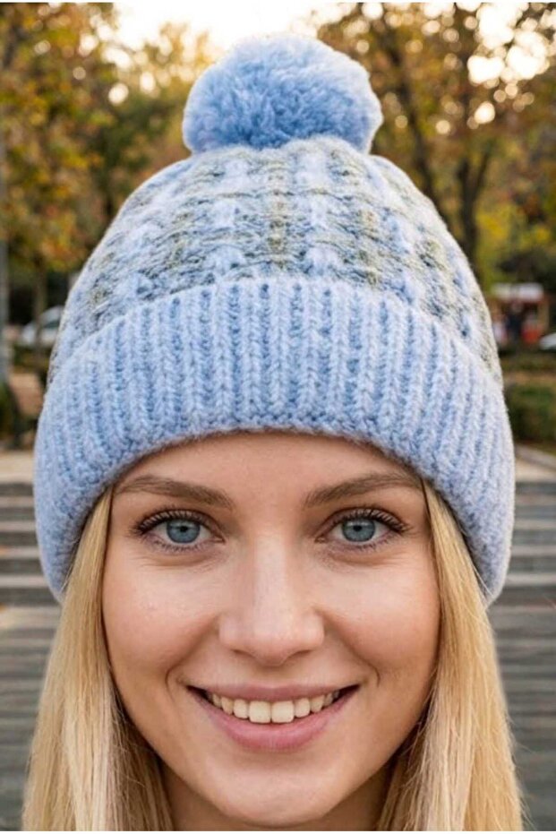 Women's Patterned Pompom Knitted Winter Beanie