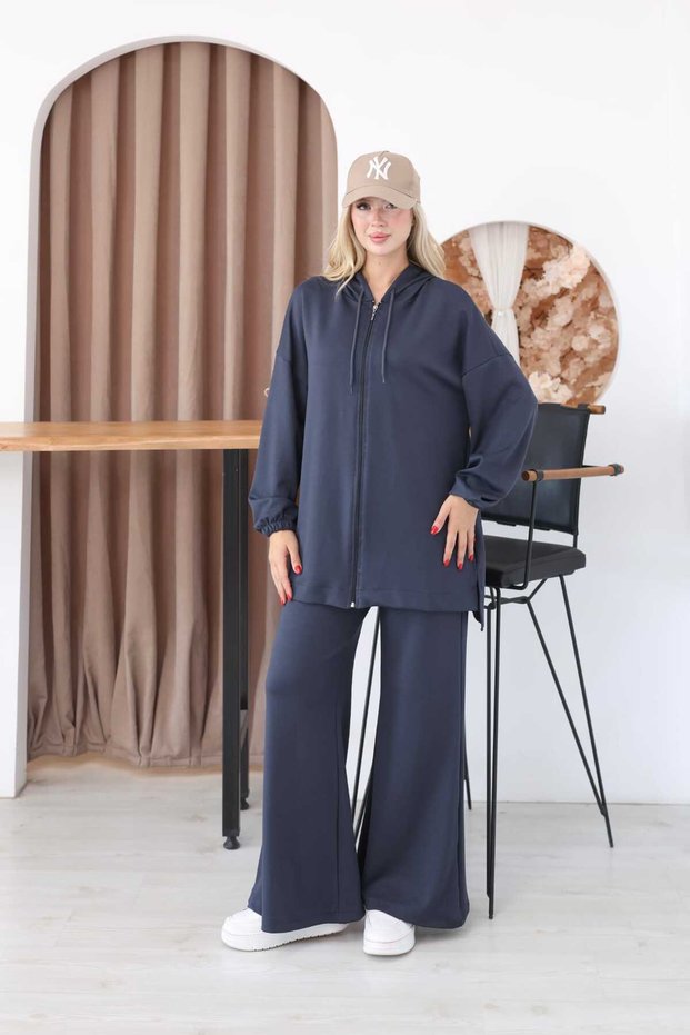 Set elegant și confortabil cu glugă și fermoar