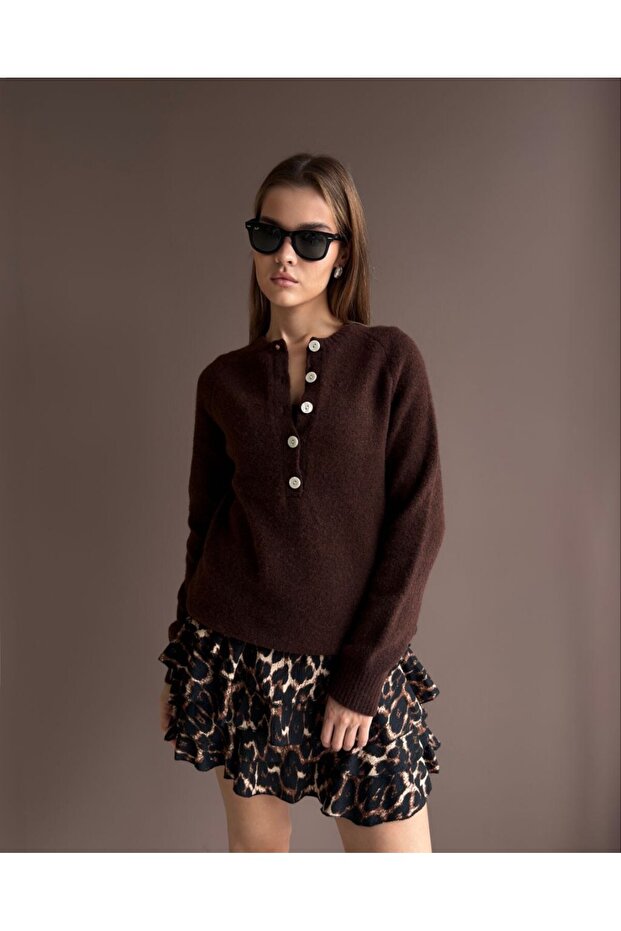 Women's Buttoned Front Knitted Sweater