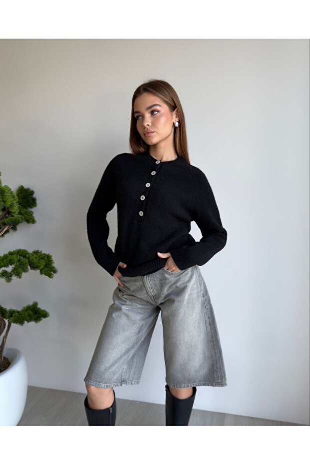 Women's Buttoned Front Knitted Sweater