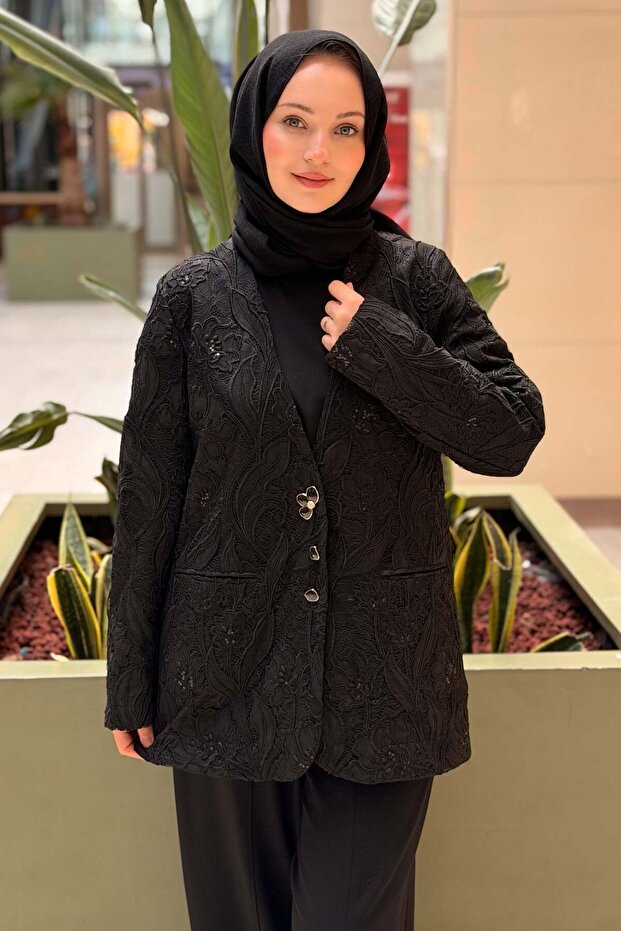 V Yaka Guipure Floral Lined Jacket