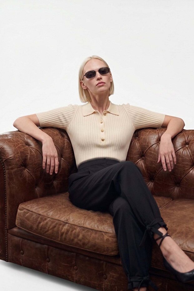 Buttoned Short Sleeve Knitwear Blouse Ecru