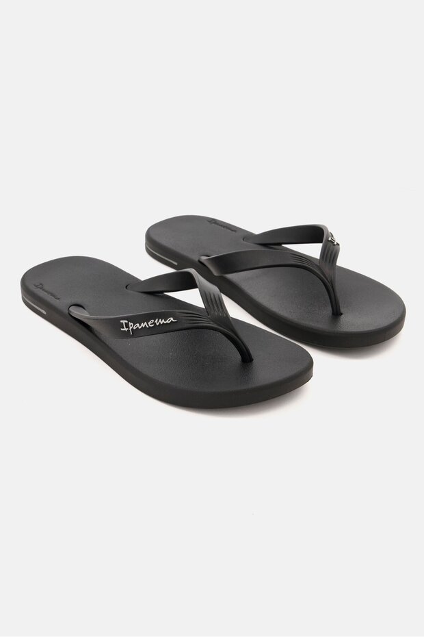 Men Textured Slip On Slippers, Black