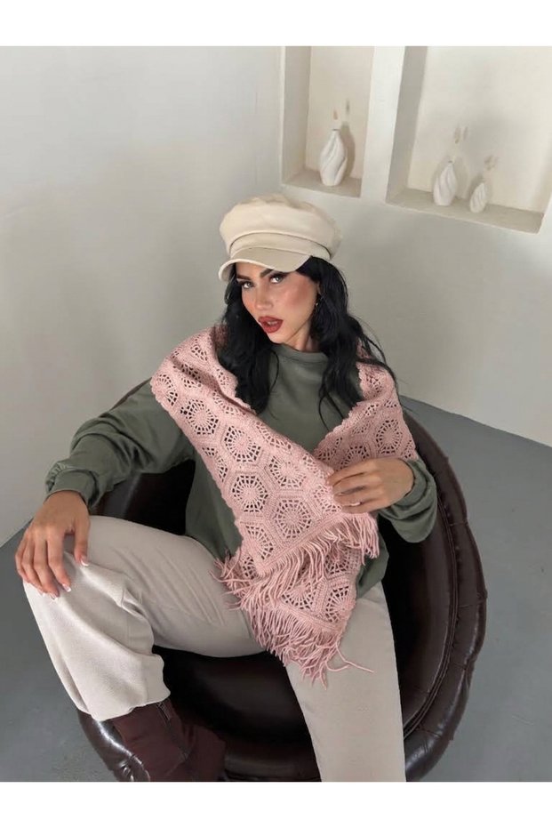 Women's Bohemian Hand-Knitted Motif Tassel Scarf