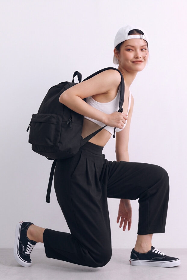Women's Elastic Waist Carrot Sweatpants - Black