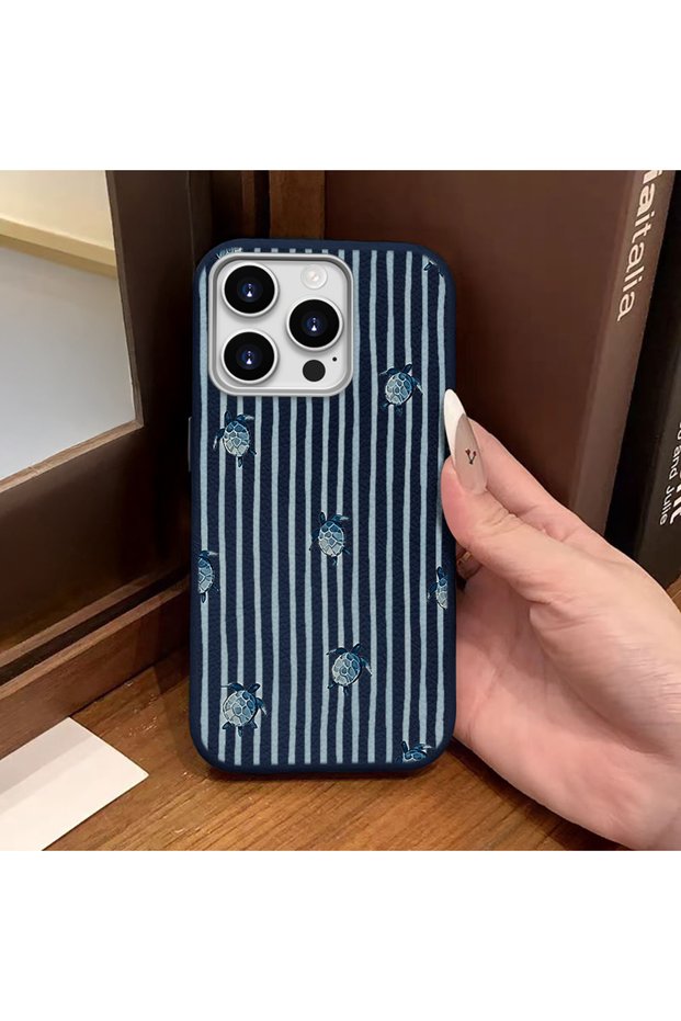 iPhone 16 Pro Max Compatible Blue Leather Textured Silicone Camera Protection Shock Absorbing Baby Turtle Pattern Case