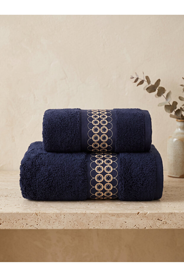 Nomad 2-Piece Embroidered Bath Towel Set