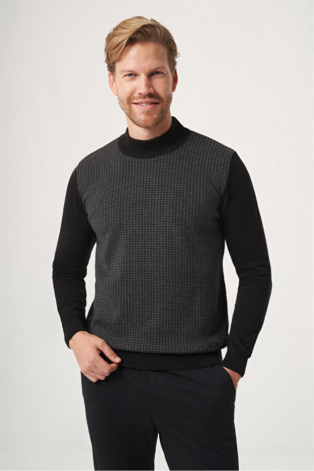 Black-Smoked Turtleneck Long Sleeve Knitted Comfort Fit Cotton Sweater 1012265152