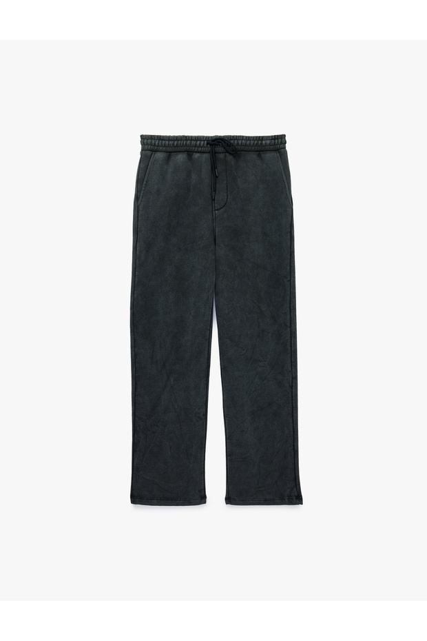 Three-Threaded, Pockets, Comfortable Fit, Lace-Up Waist Sweatpants