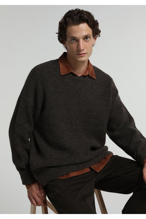 Oversize Fit Round Neck Plain Men's Brown Sweater