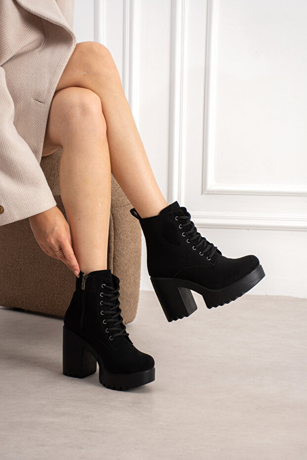 Legendary 546 Lace-Up Boots