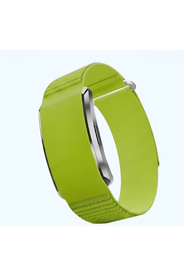 LYRA Screenless Fitness Tracking Band, Without the Noise