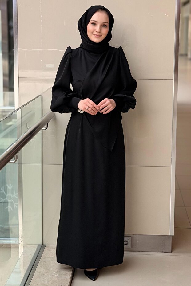 Evening Dress with Stone Buckle Accessories