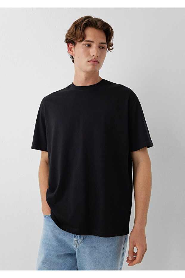 Black Basic T-Shirt Loose Fit / Loosely Comfortable Cut 066249-900