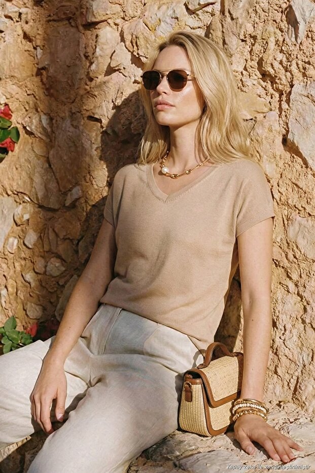 V-Neck Relaxed Fit Slit Blouse Women's Bluz 5862000