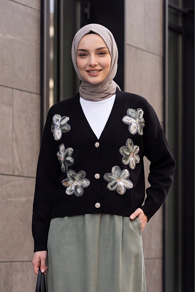 Buttoned Knitwear Cardigan with Sequins and Floral Detail on the Front - Black