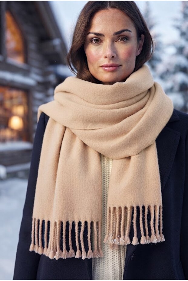 Puffy Soft Textured Thick Tasseled Women's Scarf Oversized Winter Shoulder Shawl Beige