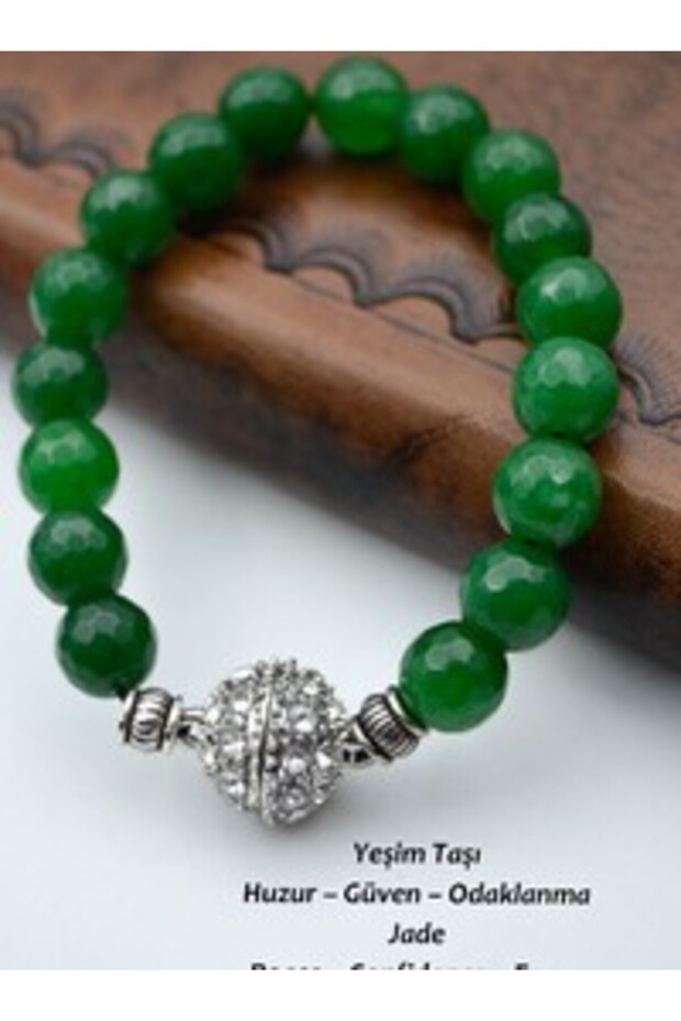 Faceted Cut Jade Stone Magnet Lock Bracelet - Green -