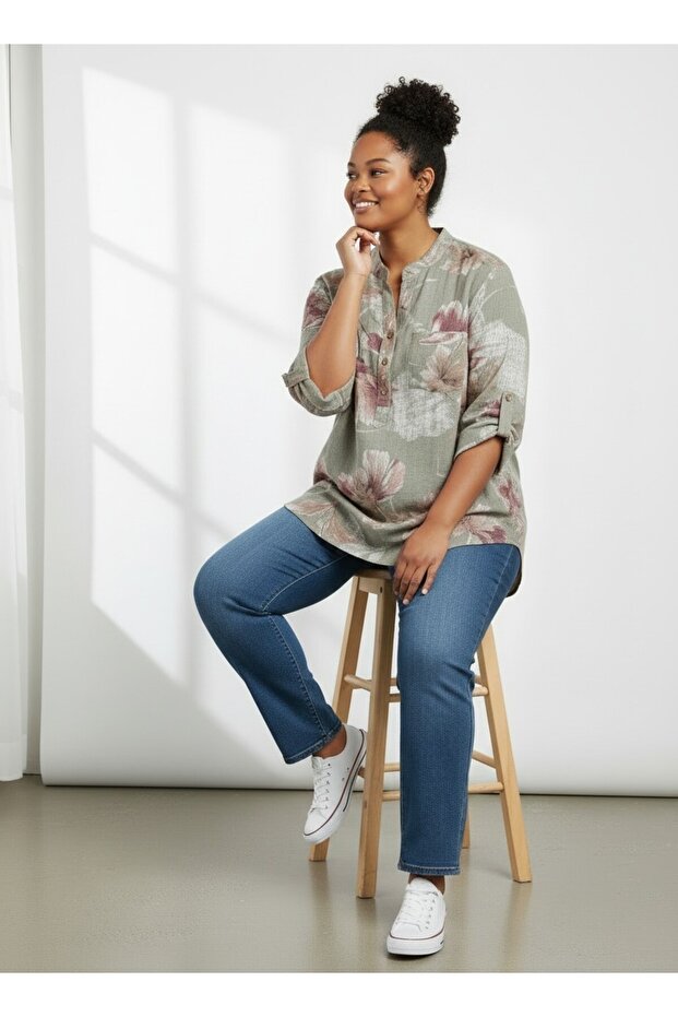 100% Cotton Patterned Blouse (Fits Sizes 40-46.)