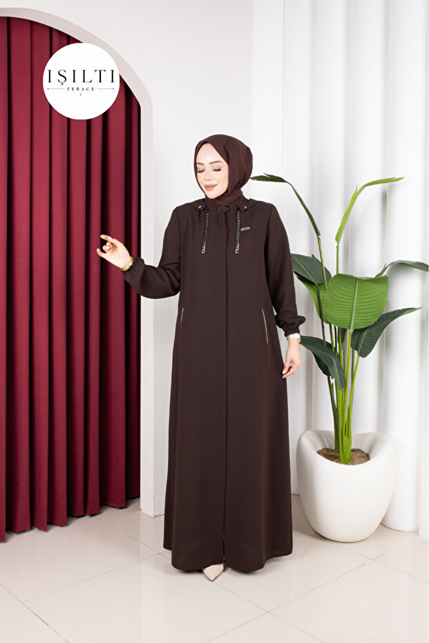 Nazlı Ferace with Honeycomb Fabric Piping Detail