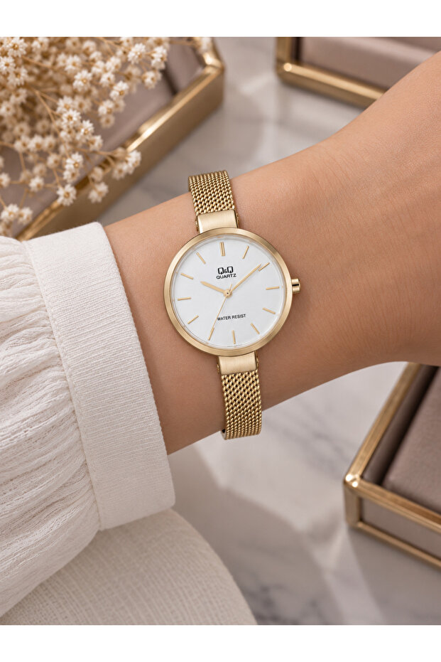 Women's Wristwatch Gold Color Thin Mesh Strap Casual and Stylish Combination Gift Boxed