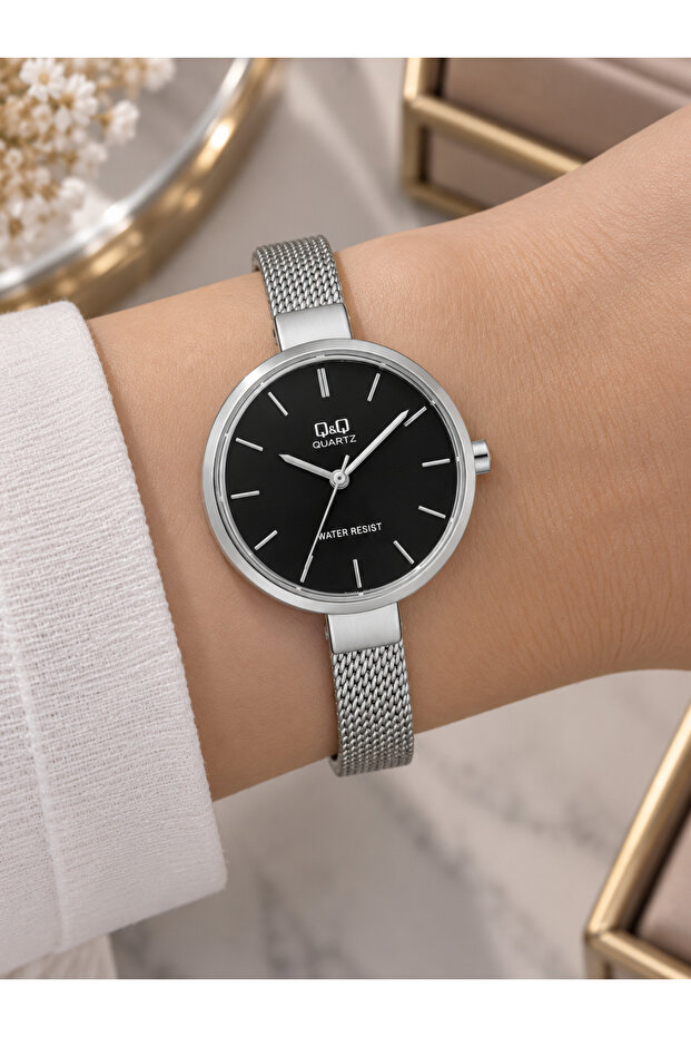 Women's Wristwatch Silver Color Thin Mesh Strap Casual and Stylish Combination Gift Boxed