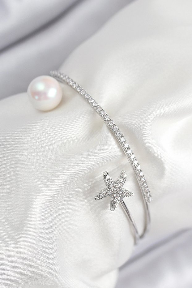 Brass Zircon Stone Star and Pearl Model Silver Color Women's Bracelet Tj-Bb7884